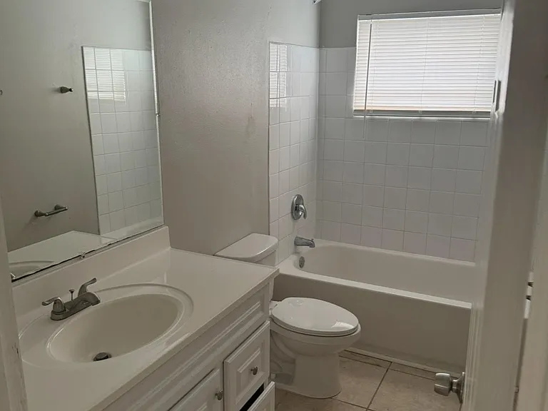 406 N Saturn Ave #2 — Photo 9