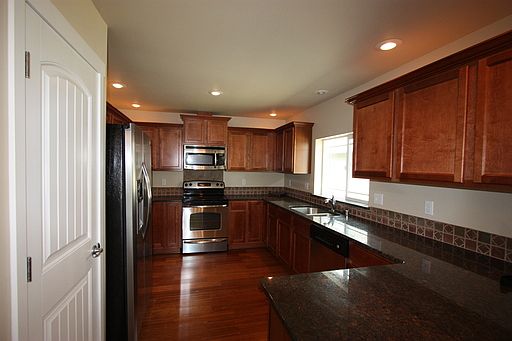 3rd image of 1728 Callen Ct NE