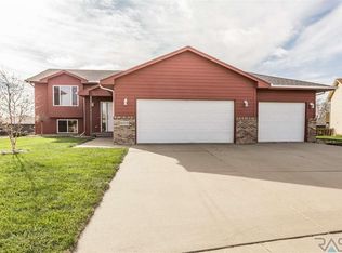 8005 W Eli Ct, Sioux Falls, SD 57106