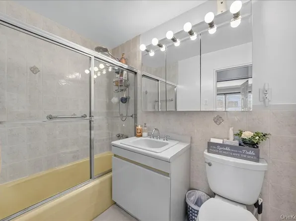 1170 Ocean Parkway image 13 of 31