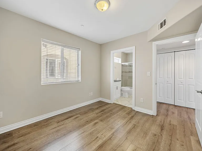 872 N Edgemont St #8721 — Photo 7