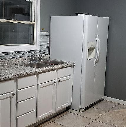 4th image of 221 Riverview Ave