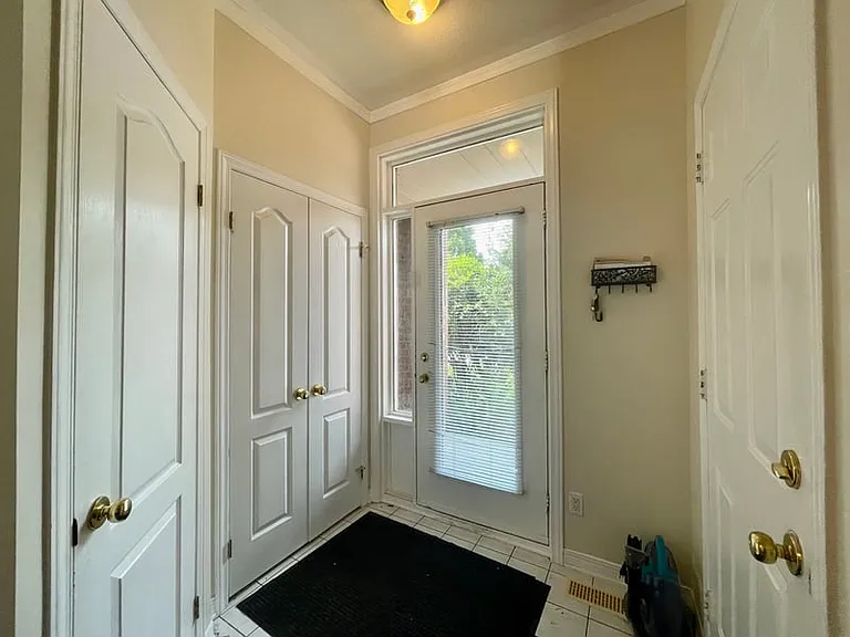 242 Windhurst Dr — Photo 2