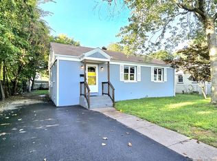 26 Risley St, East Hartford, CT 06118