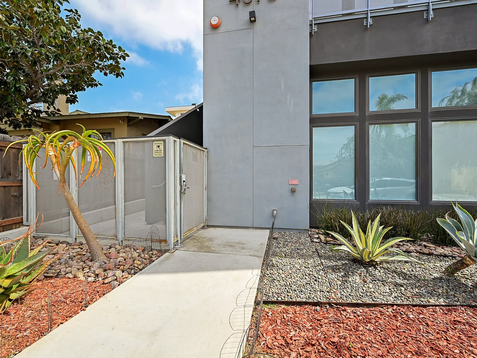 3 bed, 1769 sqft, $5,900 — Photo 3