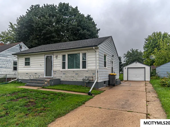 21 19th St SE, Mason City, IA 50401