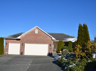 3809 Ridge Ct, Mount Vernon, WA 98274