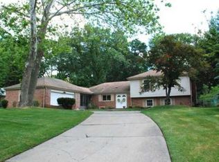 52660 Brooktrails Dr, South Bend, IN 46637