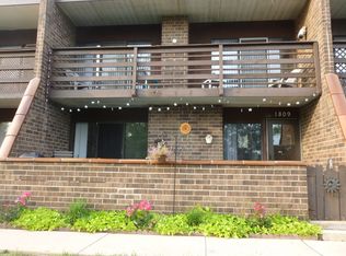 1809 Kenneth Cir, Elgin, IL 60120