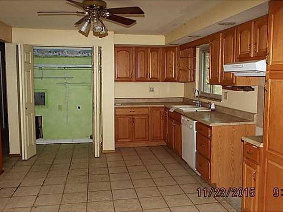 4th image of 1038 Saratoga Dr