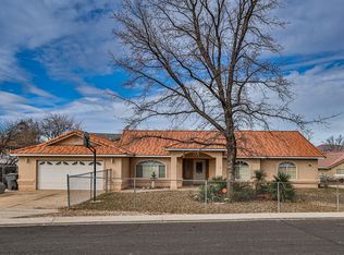 867 Lava Flow Dr, Santa Clara, UT 84765