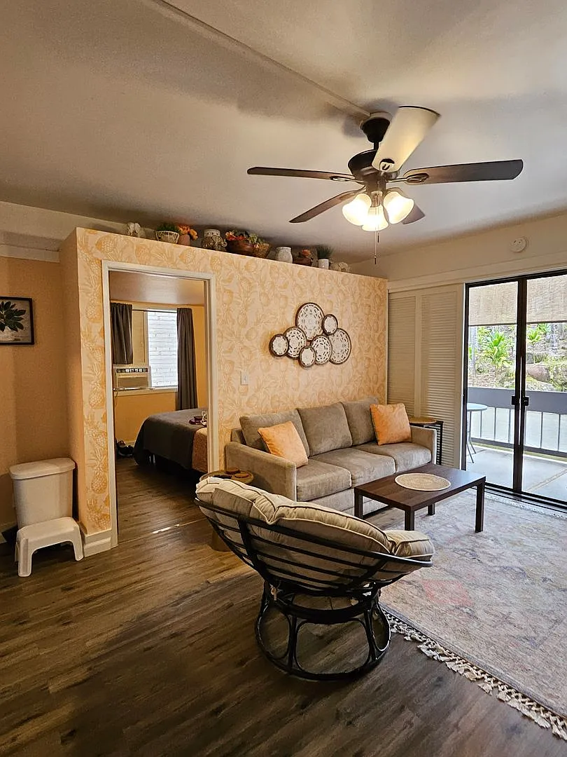 Beautiful 1 Bedroom Condo in Hilo - Waiakea Villas - Pool Access - Furnished — Photo 1