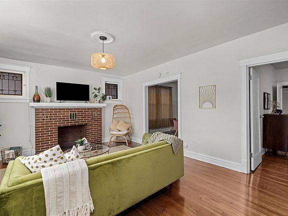 2nd image of 4969 Chippewa St