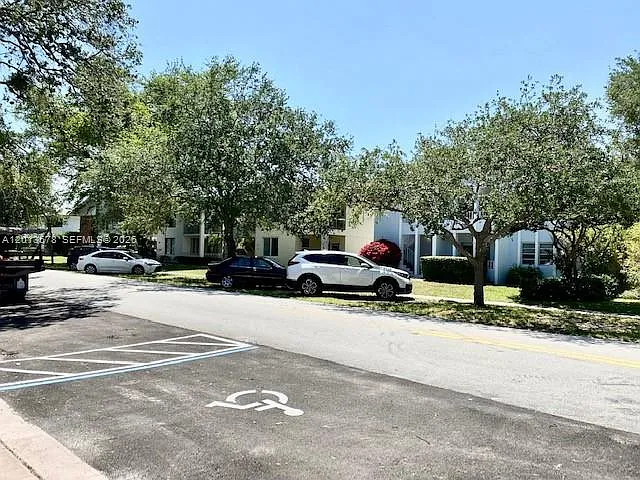 517 Menendez Ave #- — Photo 34