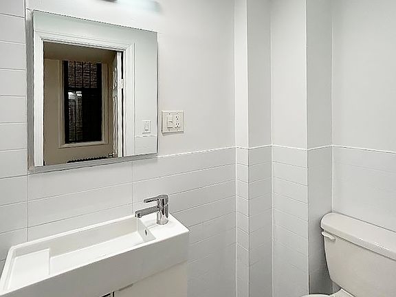 4th image of 265 W 19th St APT 1A