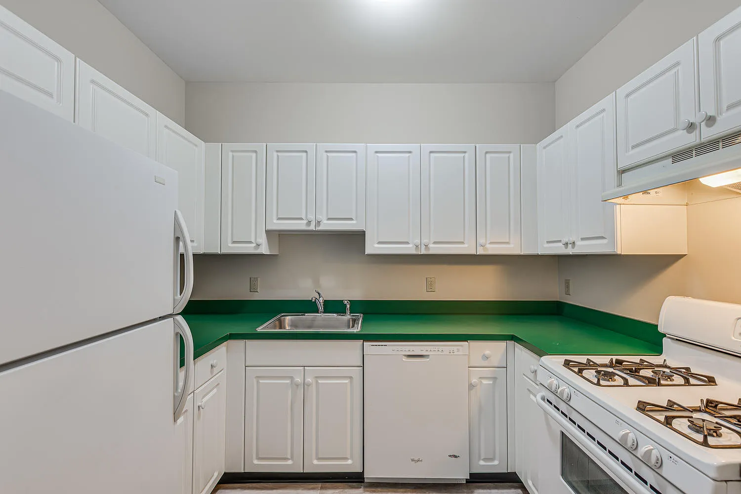 1 bed, 950 sqft, $2,495 — Photo 2