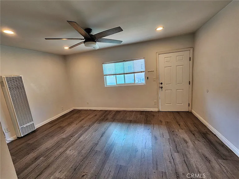1524 S Van Ness Ave #3 — Photo 7