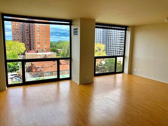 3rd image of 4343 N Clarendon Ave APT 910