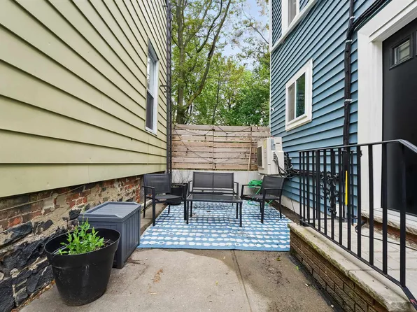 106 Griffith Street image 37 of 40