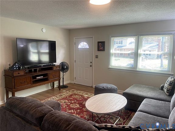3rd image of 335 De Laura Dr