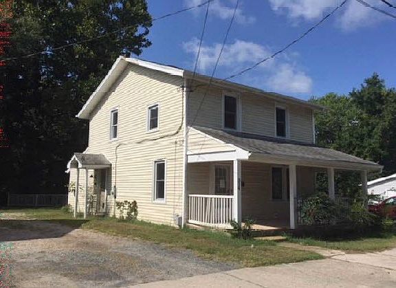 3rd image of 314 E 6th St