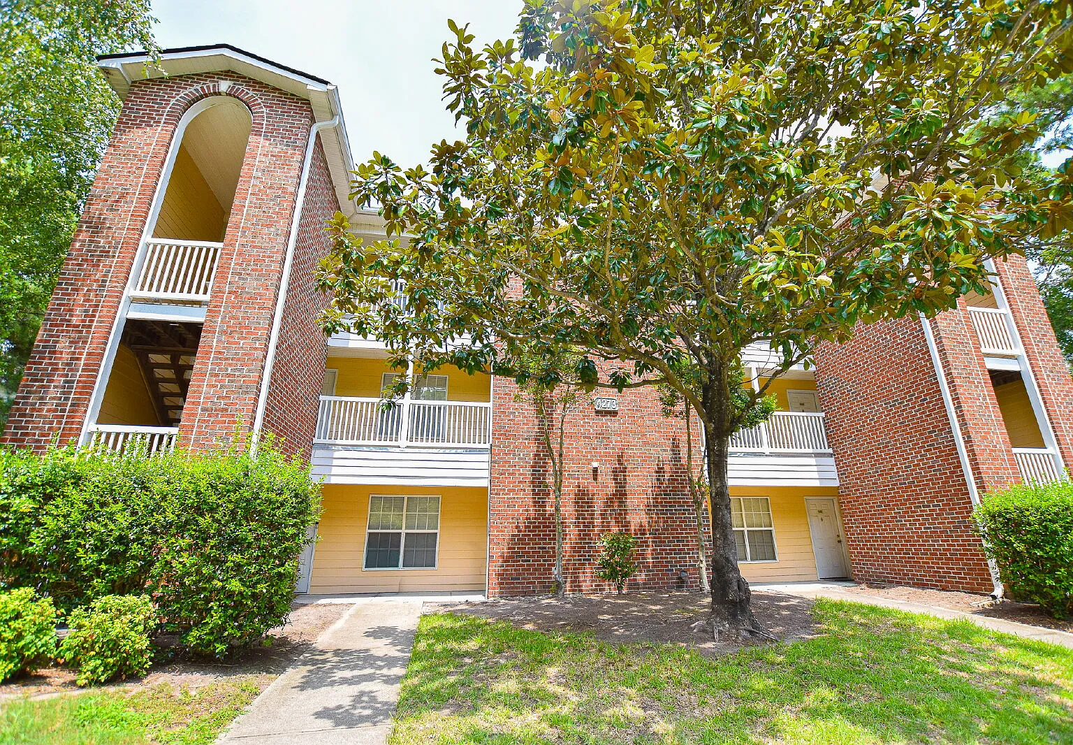 2 bed, 2.0 bath, $1,400 — Photo 1