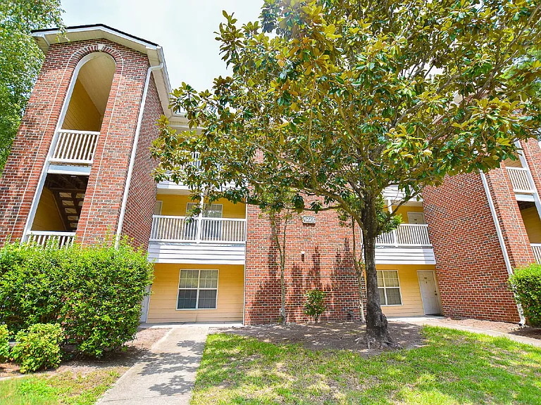 4273 Villas Dr — Photo 1