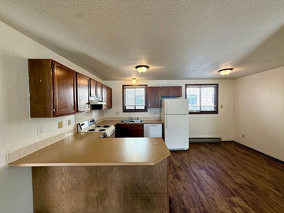 5th image of 4914-4920 Basswood Dr #4914