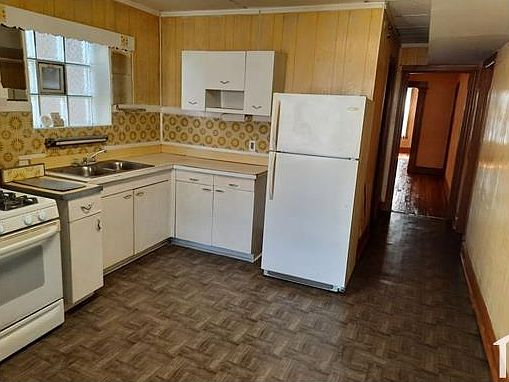 2nd image of 7443 S Eberhart Ave