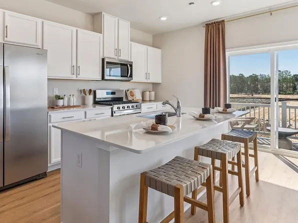 33 Forest Park Dr, Waretown, NJ 08758