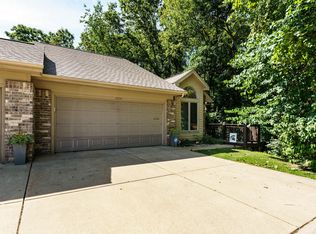 2334 Oakland Ridge Dr, Kalamazoo, MI 49008