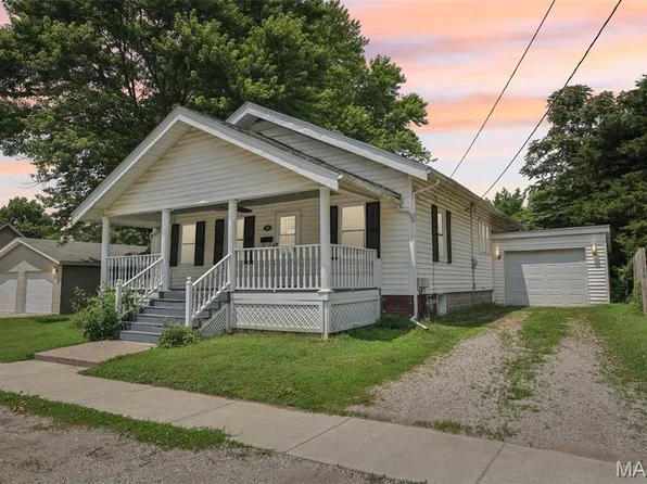 413 E Beach St, Litchfield, IL 62056
