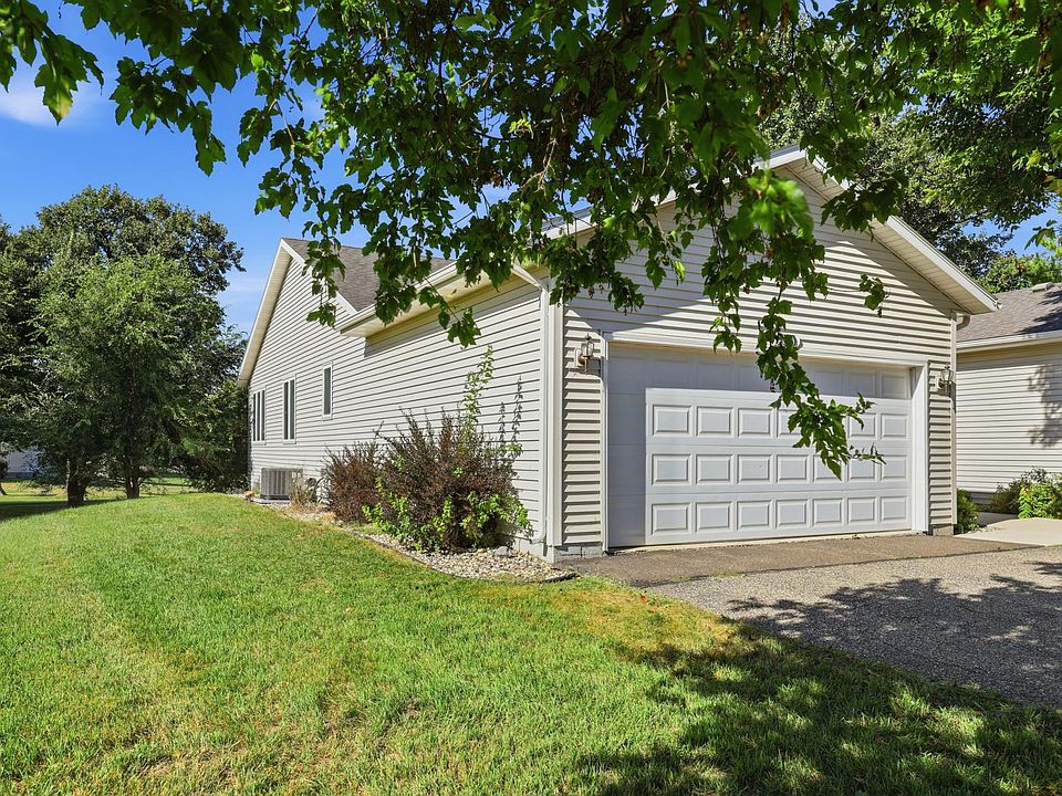 1st image of 330 Sunfish Ct