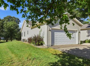 330 Sunfish Ct, Winsted, MN 55395