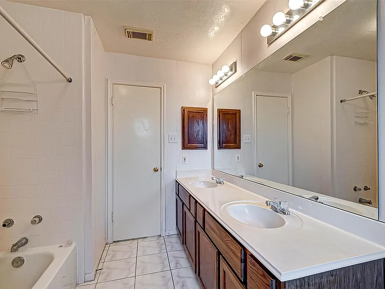 125 Barbetta Ct — Photo 28