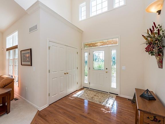 3rd image of 6365 Brookview Dr