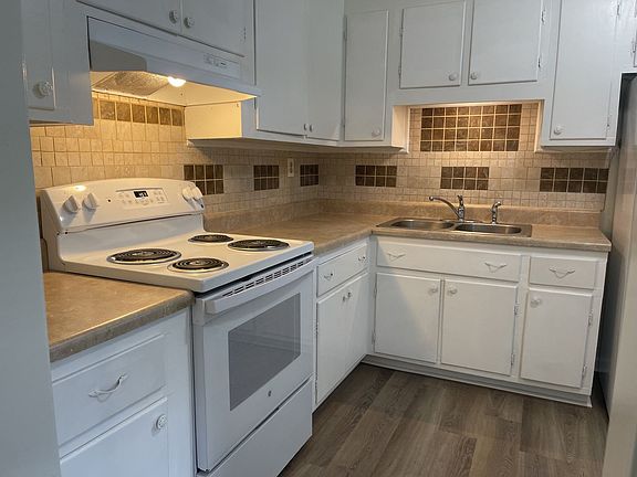 3rd image of 168 Westwood Ct