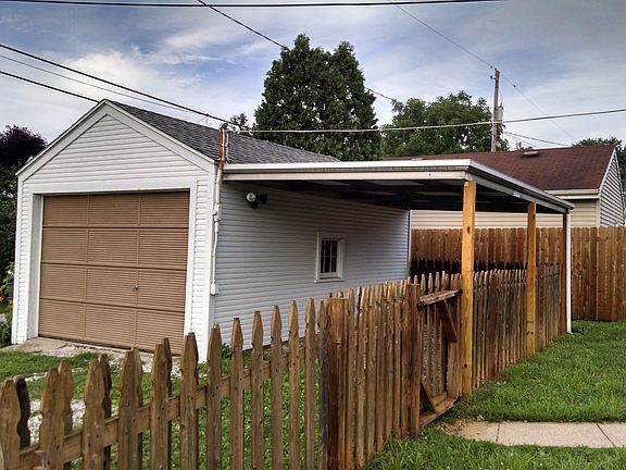 5th image of 306 E Royal Forest Blvd