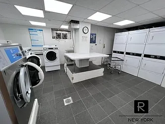 Rented by R New York