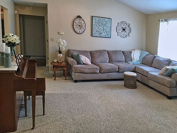 3rd image of 52 Pueblo Ln