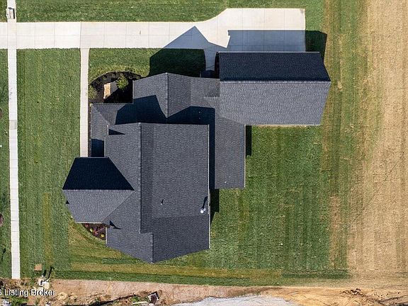 4th image of 3000 Quarry Rd