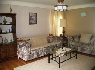 5899 Edgehill Dr, Parma Heights, OH 44130