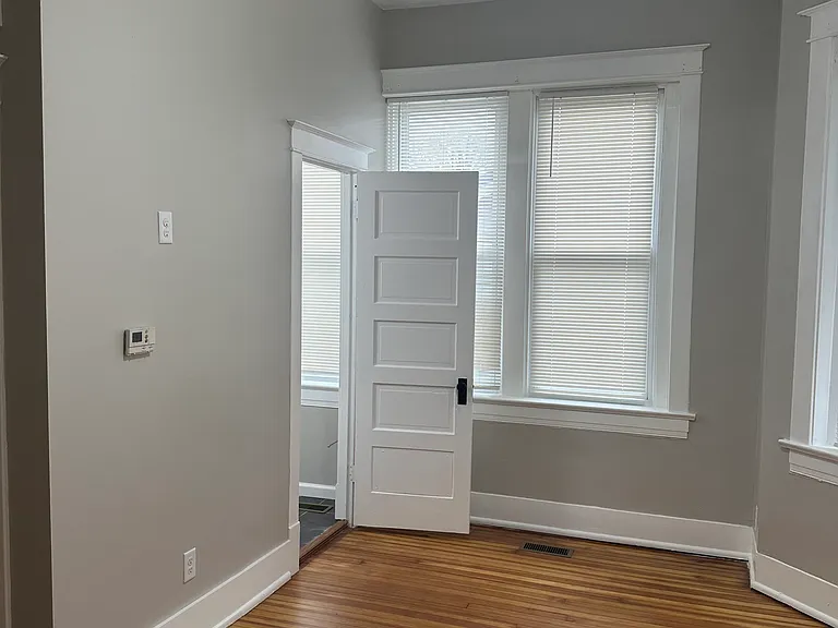 149 Vernon Ave #3 — Photo 6