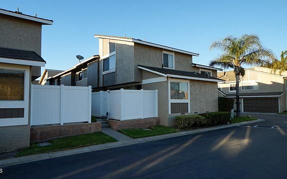 3rd image of 82 Bahia Cir