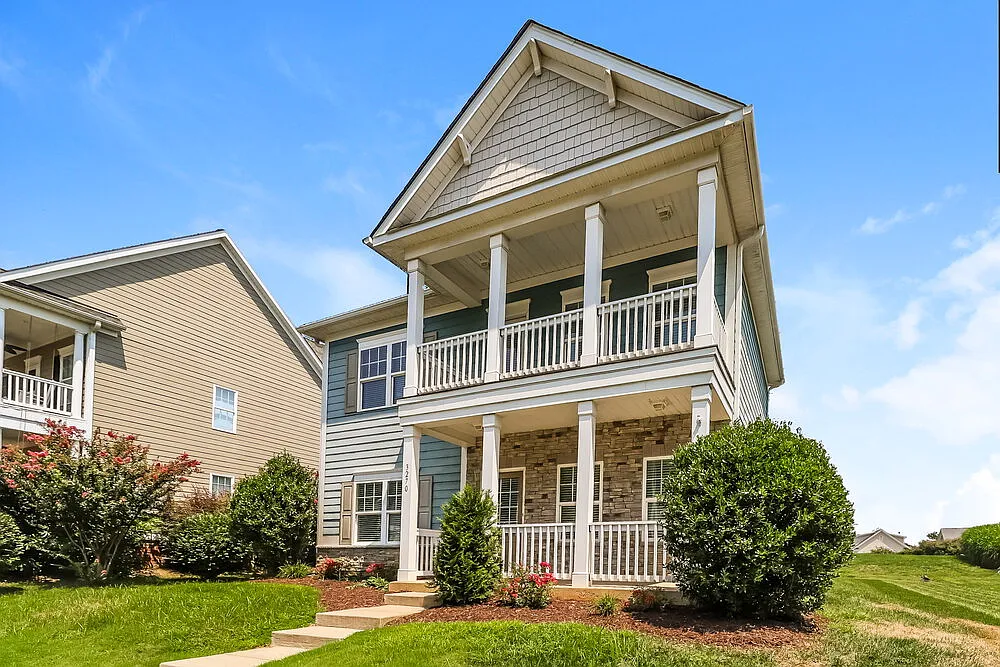 3 bed, 2.5 bath, 1965 sqft, $2,295 — Photo 4