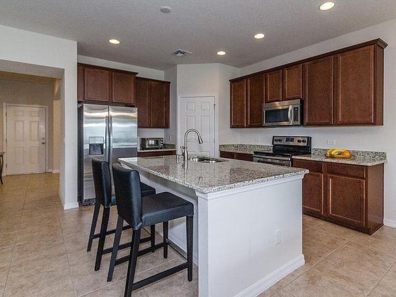 4th image of 723 Sandy Bar Dr