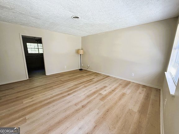 3rd image of 1056 Green Meadow Dr