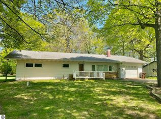 8311 S Federal Rd, Shepherd, MI 48883