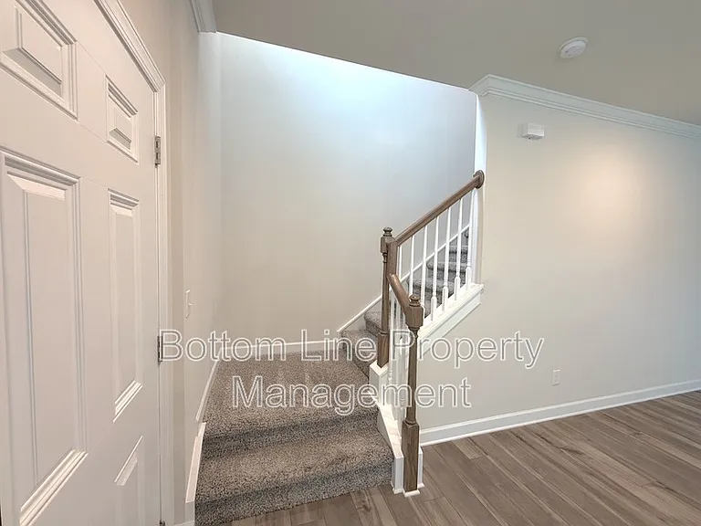 629 Cranford Dr — Photo 9