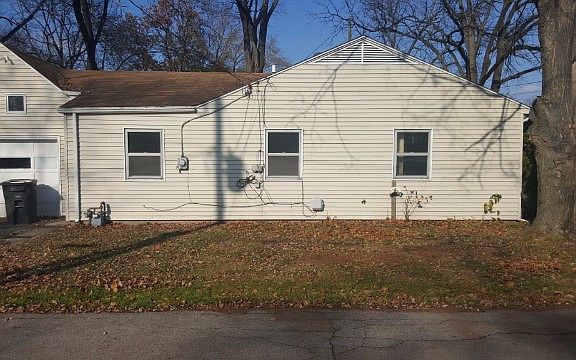 2nd image of 513 Gladstone Ave